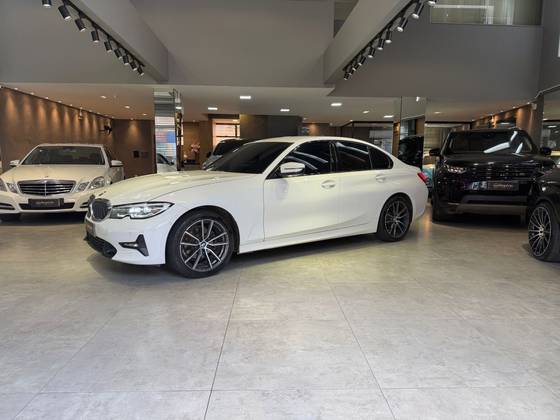 BMW 320i 2.0 16V TURBO GASOLINA SPORT AUTOMÁTICO BMW 320i 2.0 16V TURBO GASOLINA SPORT AUTOMÁTICO